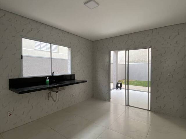 Casa para Venda em Jandira - 2