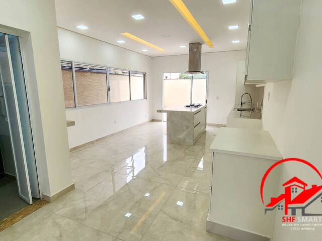 Casa para Venda em Santana de Parnaíba - 5
