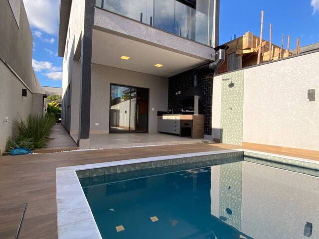Casa para Venda em Santana de Parnaíba - 2