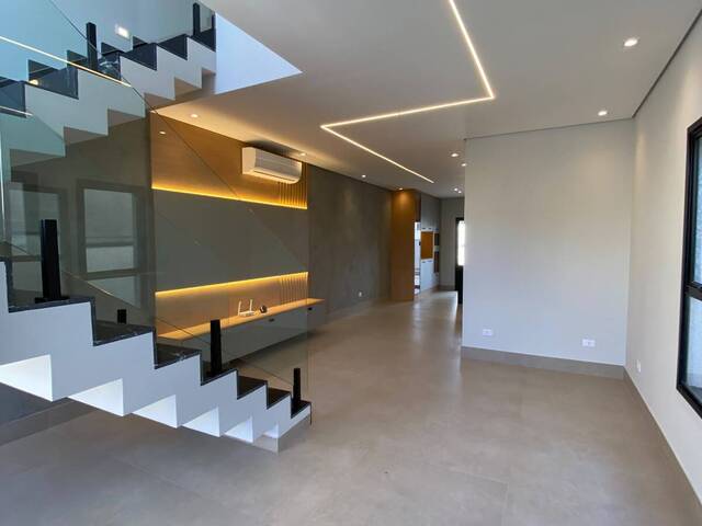 Casa para Venda em Santana de Parnaíba - 5