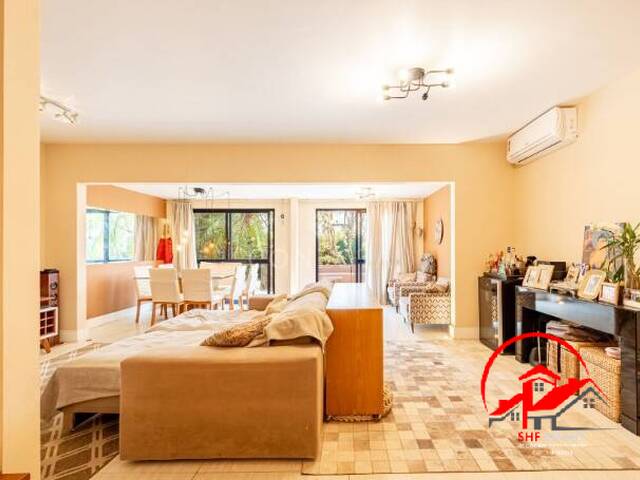 Casa para Venda em Santana de Parnaíba - 3